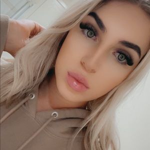 Meet your Posher, Flynn